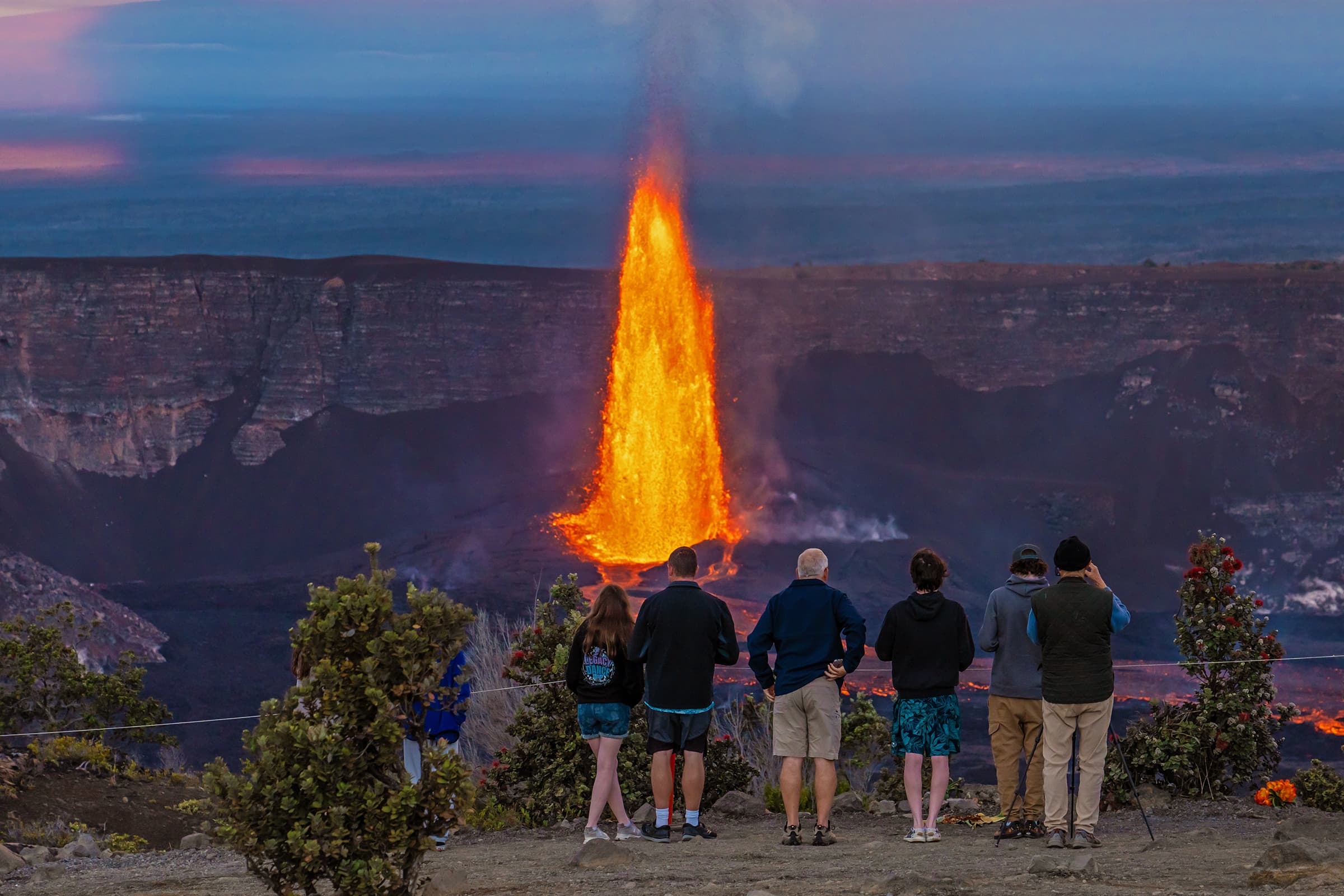 Eruption Viewing near Keanakākoʻi Overlook