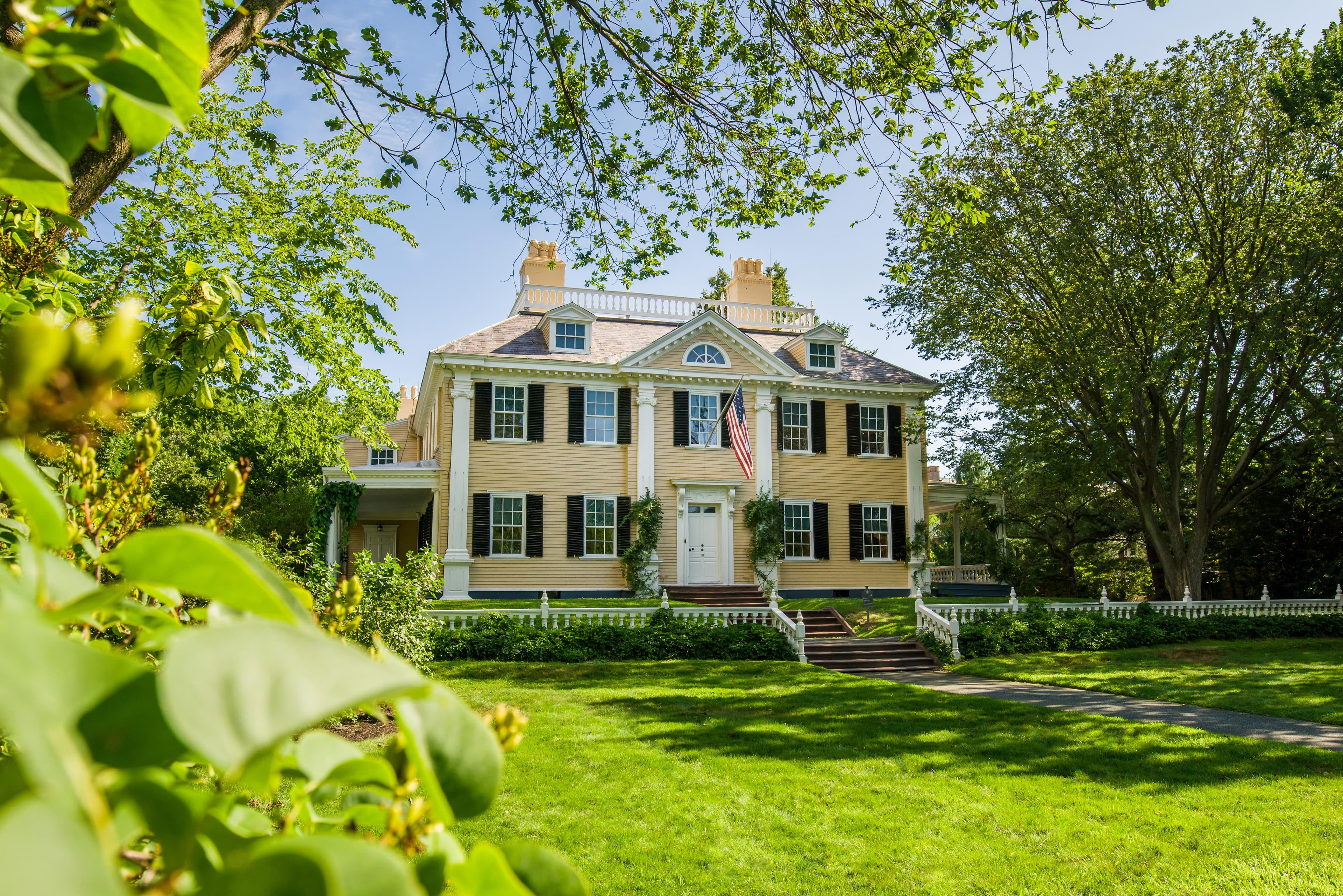 Longfellow House Washington's Headquarters National Historic Site