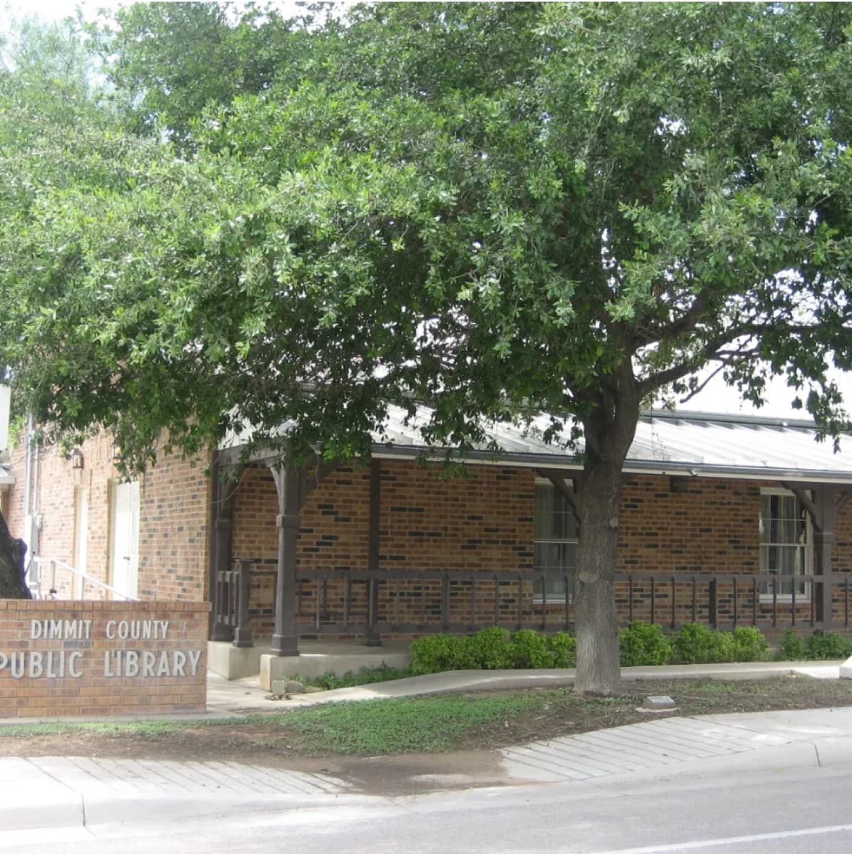 Dimmit County Public Library (and Wade House Museum)