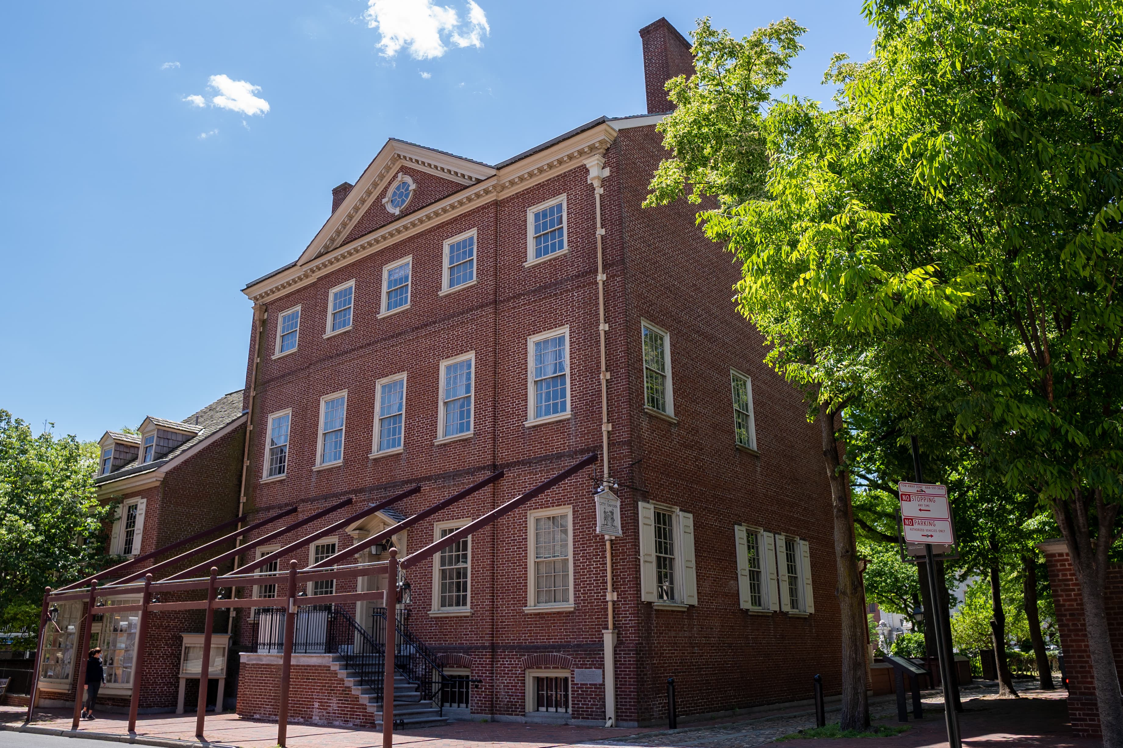 City Tavern