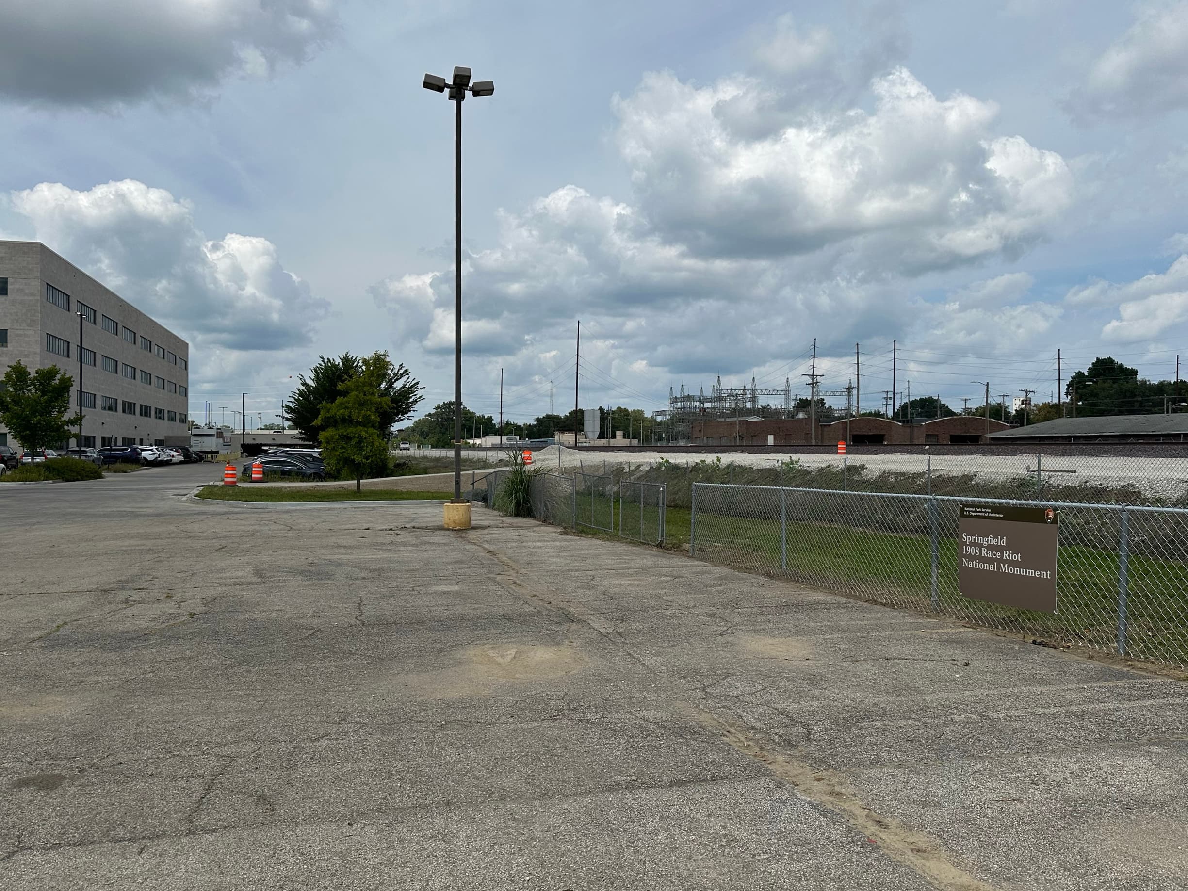 HSHS St. John's Hospital Women & Children's Clinic Parking Lot