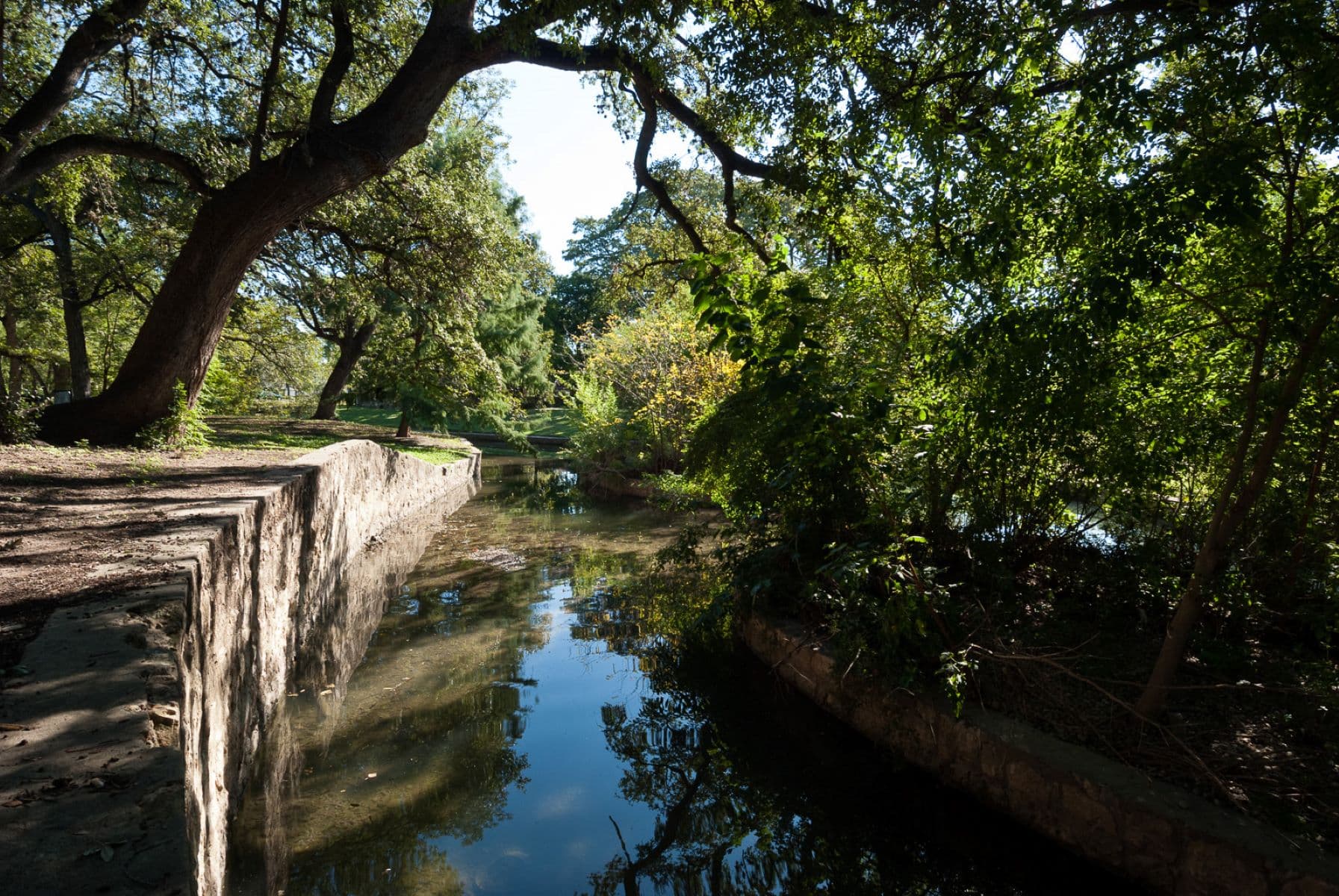 Acequia del Alamo Dam