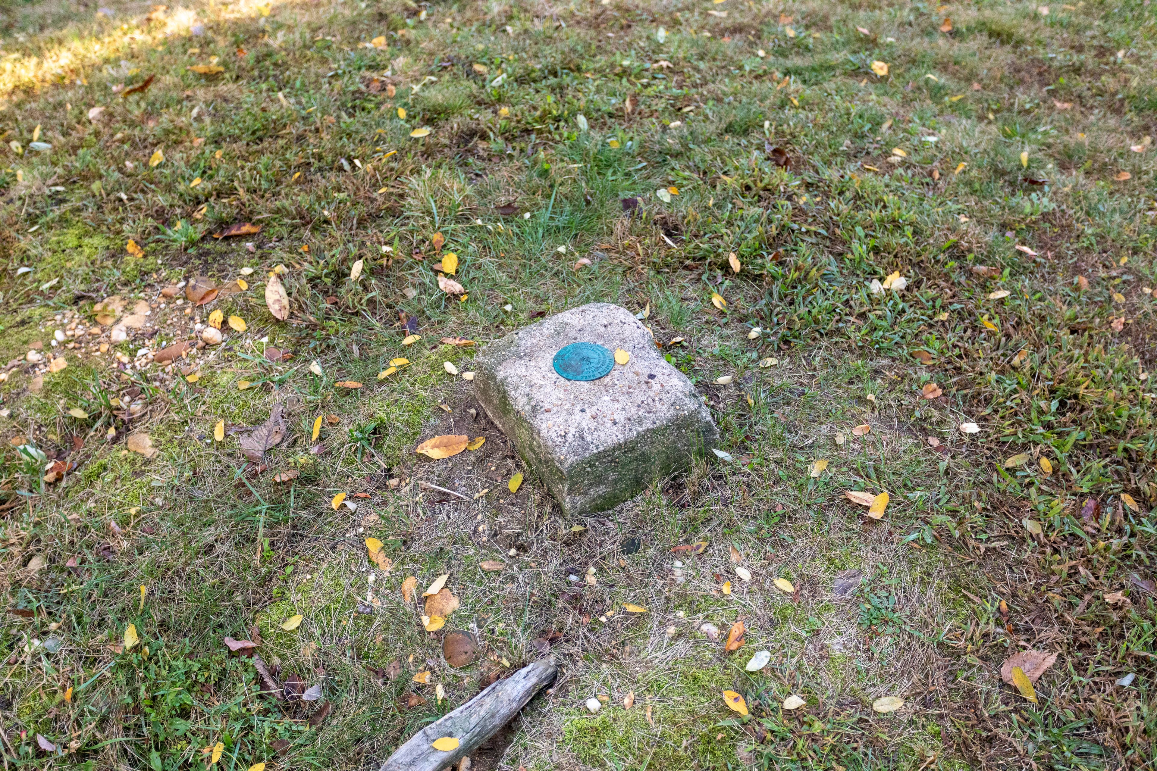Battery Kemble: flag pole location