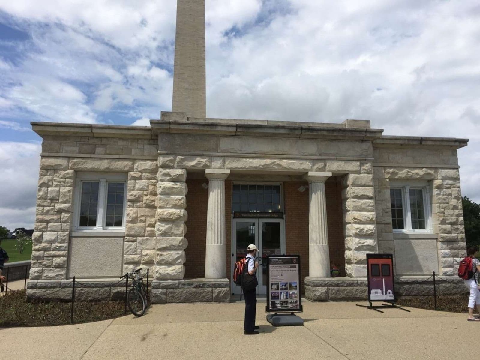 Washington Monument Lodge
