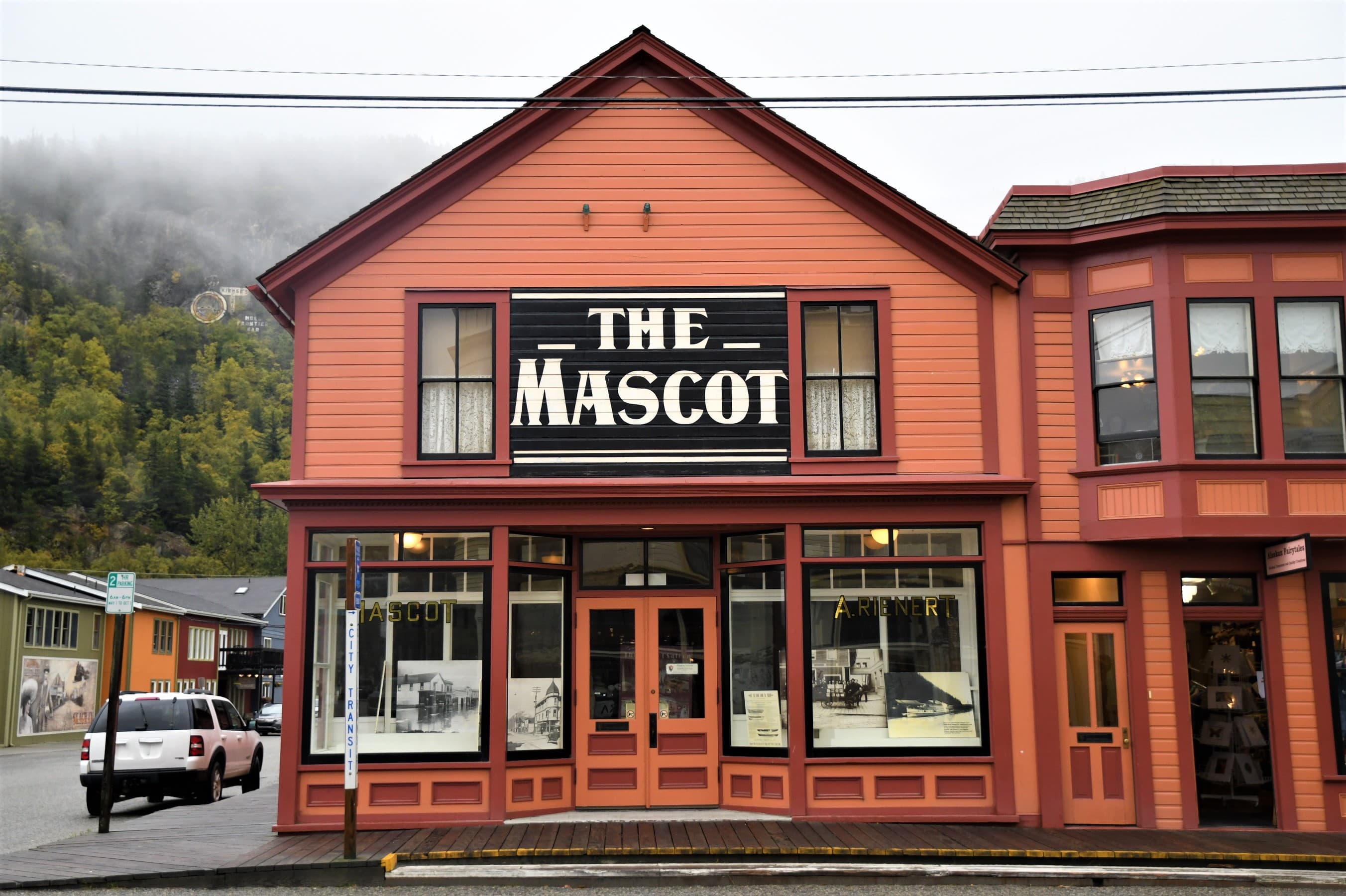 Mascot Saloon