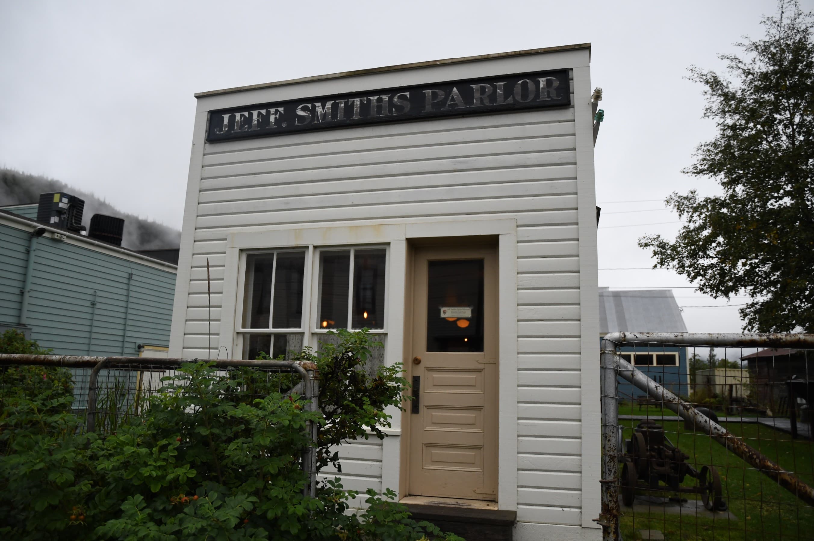 Jeff. Smiths Parlor Museum