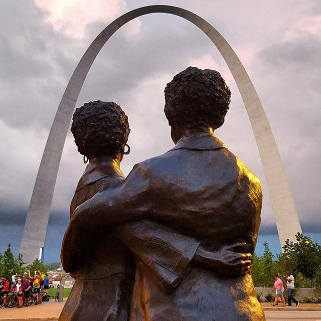 Dred and Harriet Scott Statue